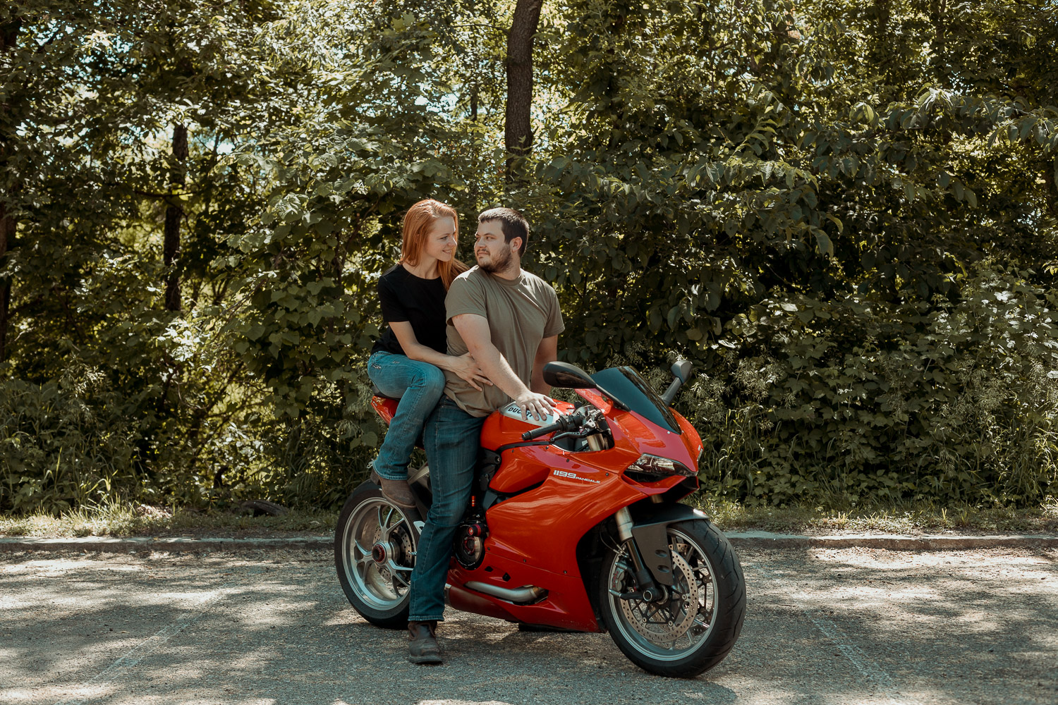 Lake MacBride State Park Engagement Pictures, Solon, Iowa