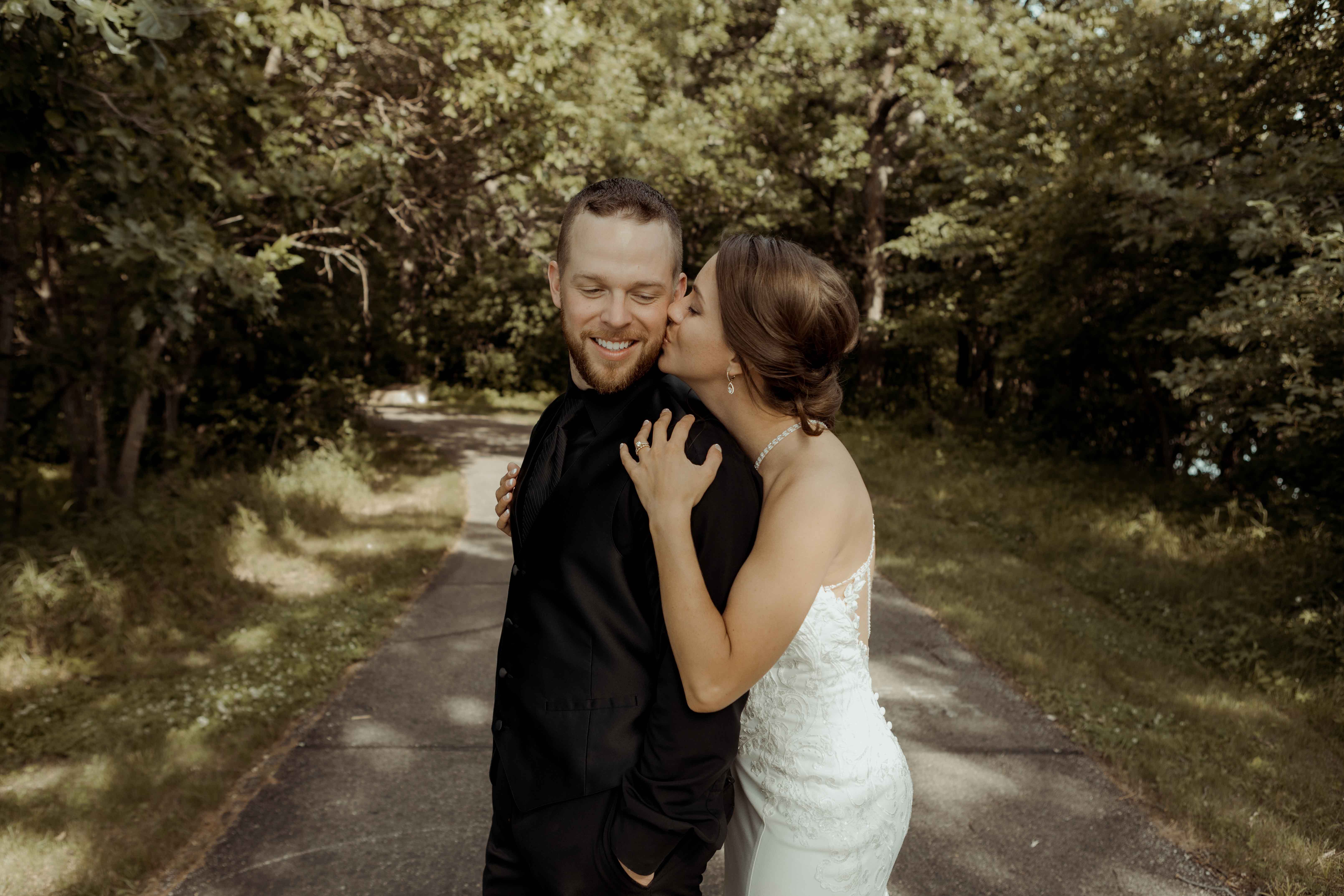 Arrowwod Resort Okoboji Wedding Photos