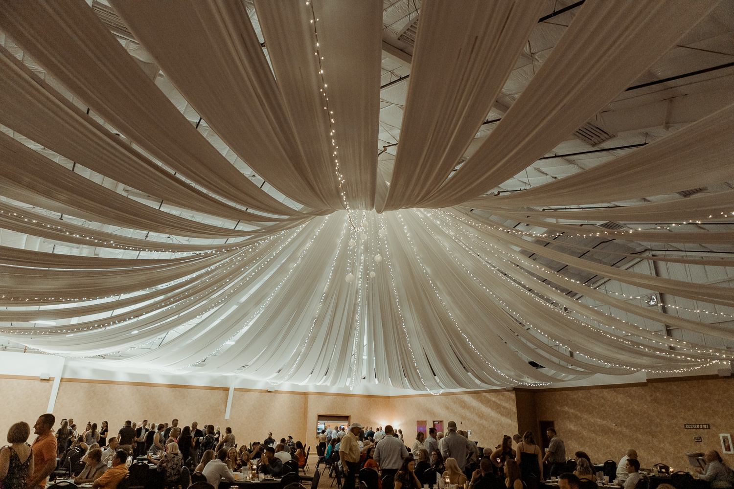 Arrowwod Resort Okoboji Wedding Photos