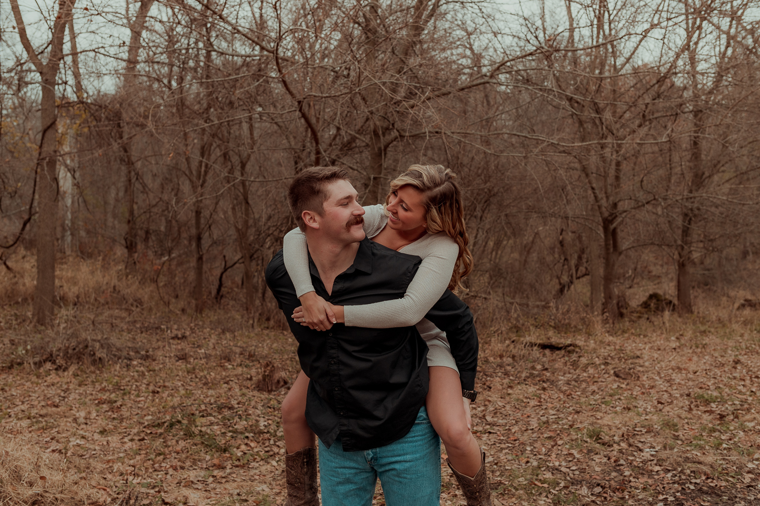 Family Farm, Center Junction Engagmenet Pictures, Iowa