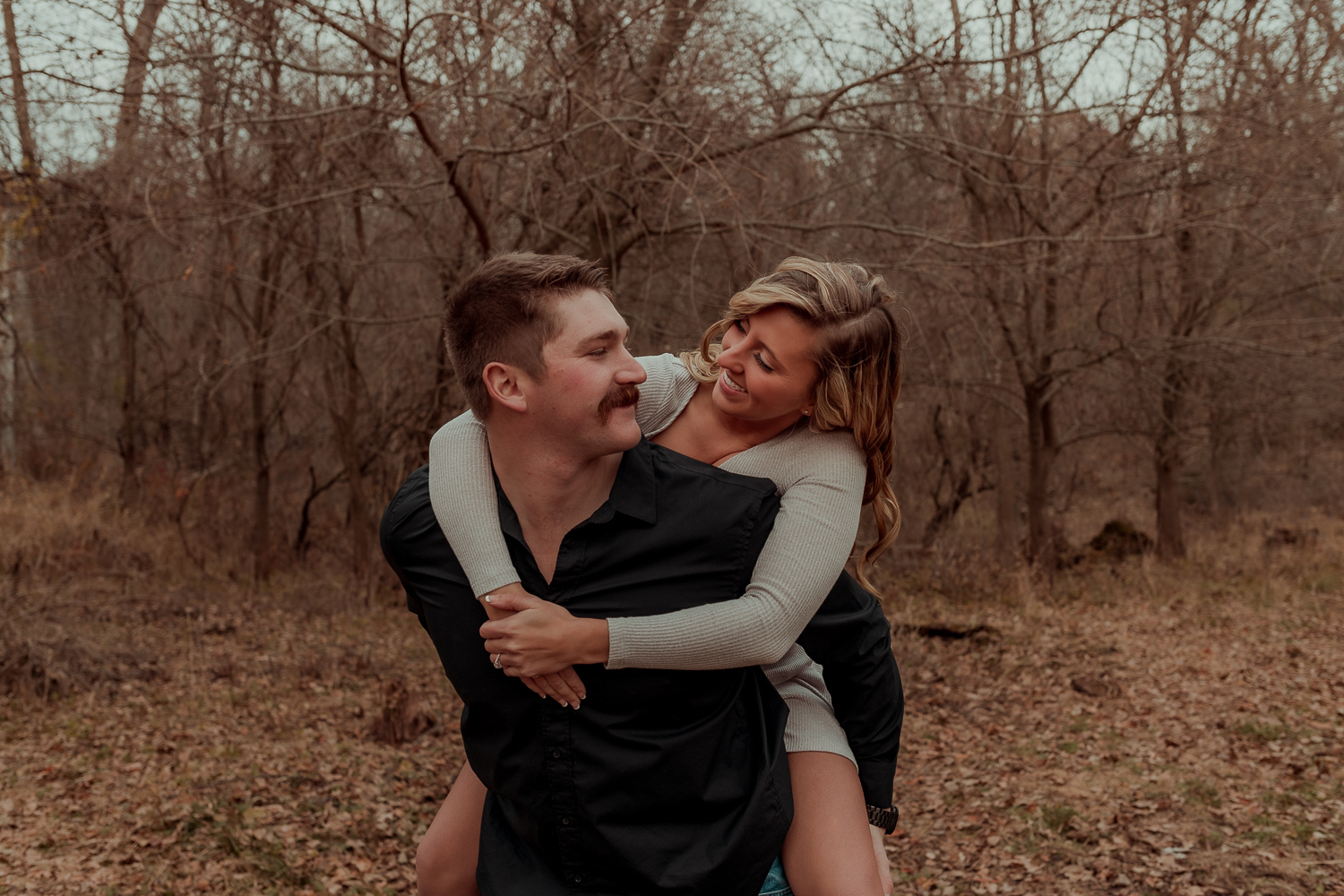 Family Farm, Center Junction Engagmenet Pictures, Iowa