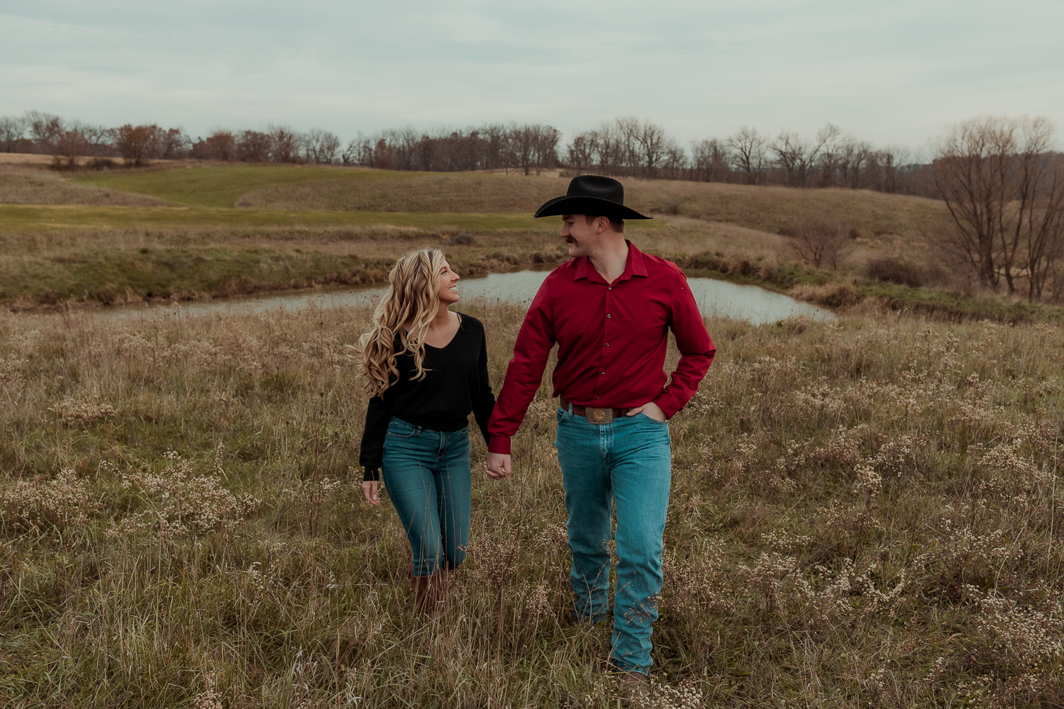 Family Farm, Center Junction Engagmenet Pictures, Iowa