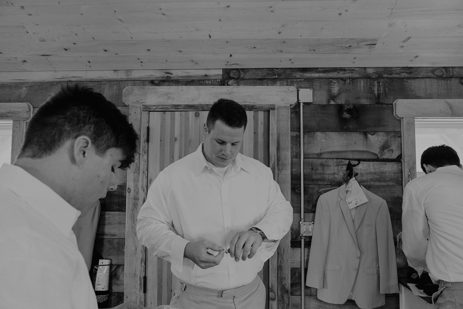 Kacena Farms Wedding Pictures, Vinton, Iowa