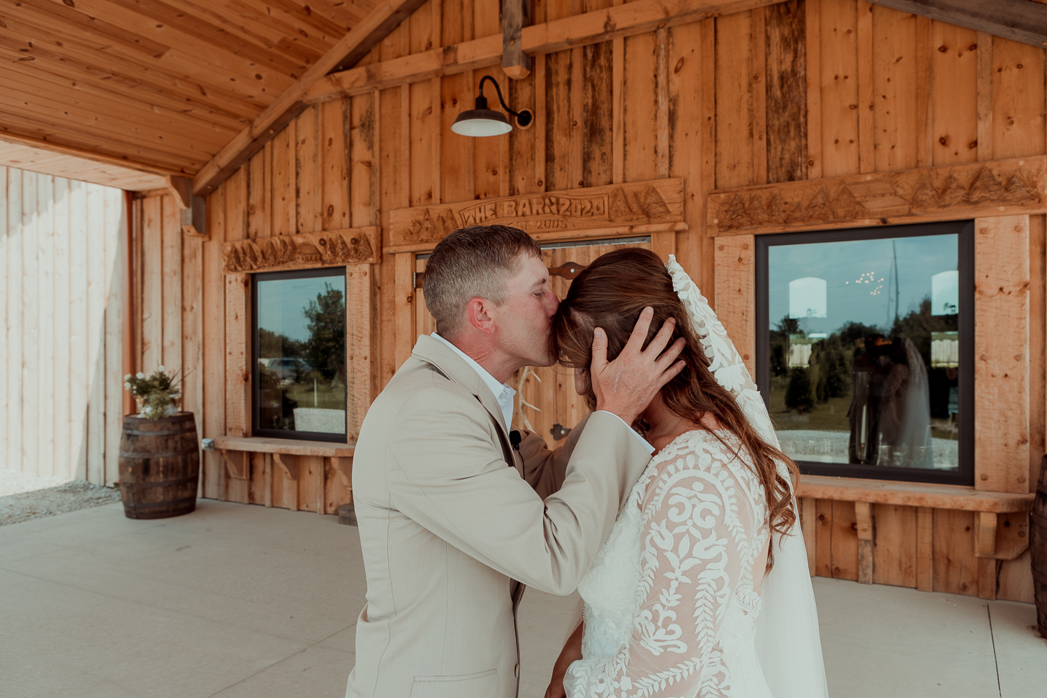 Kacena Farms Wedding Pictures, Vinton, Iowa