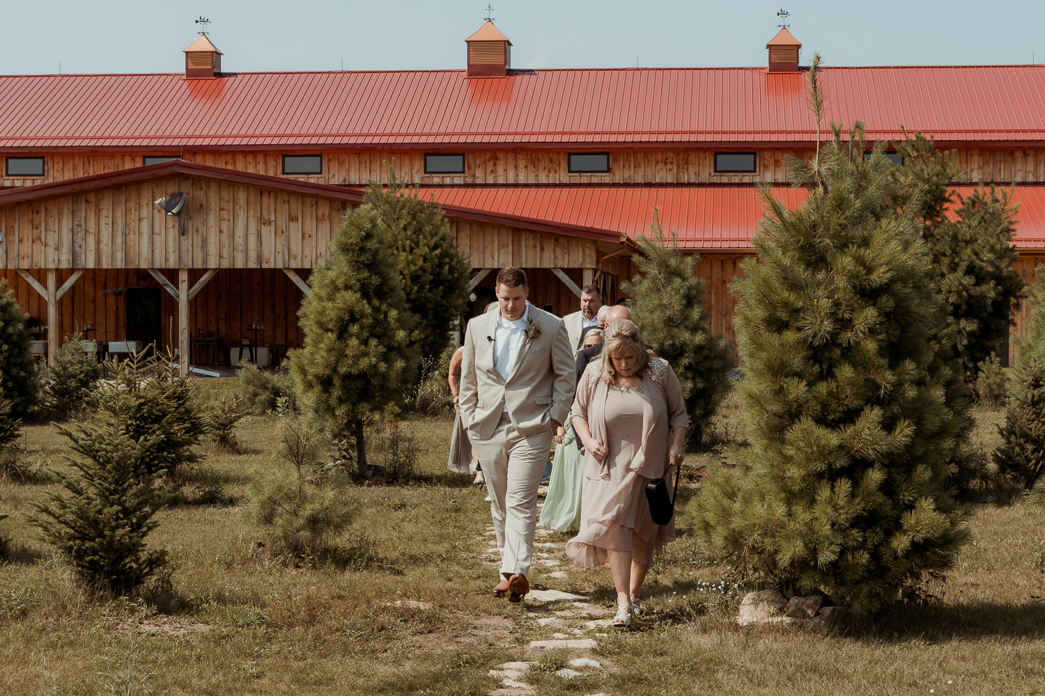 Kacena Farms Wedding Pictures, Vinton, Iowa