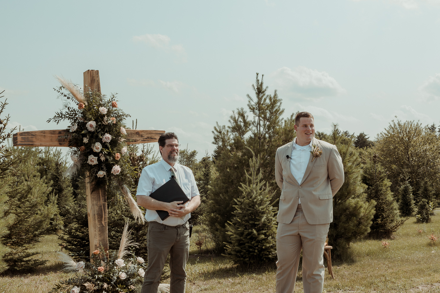 Kacena Farms Wedding Pictures, Vinton, Iowa