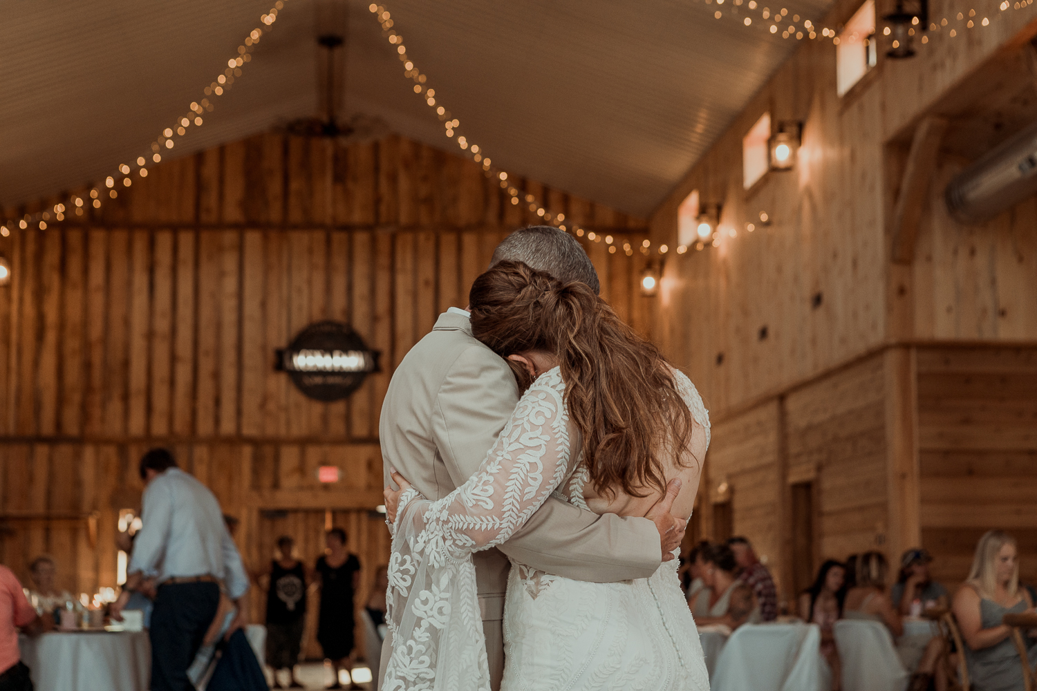 Kacena Farms Wedding Pictures, Vinton, Iowa