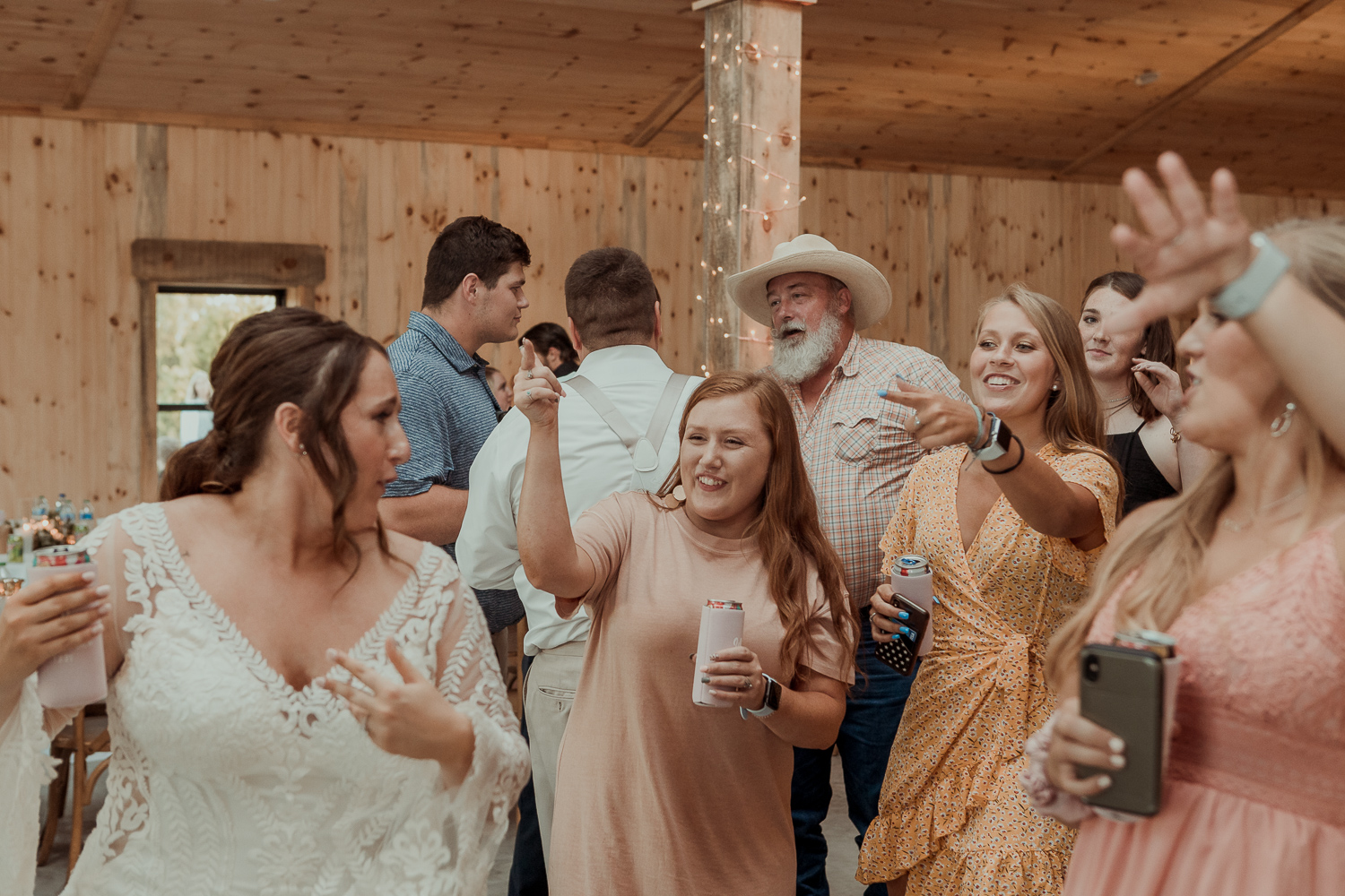 Kacena Farms Wedding Pictures, Vinton, Iowa