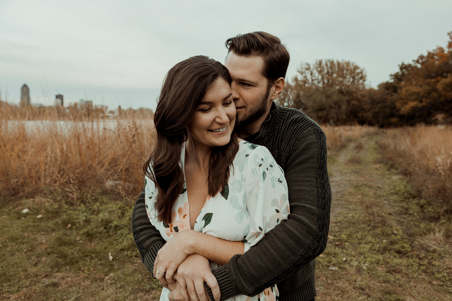Gray's Lake Des Moines Engagement Photos