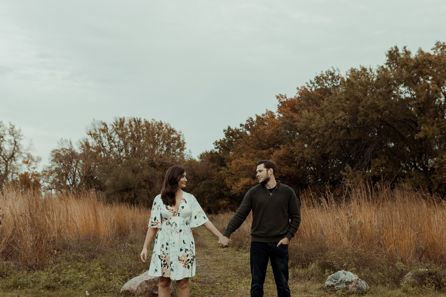 Gray's Lake Des Moines Engagement Photos