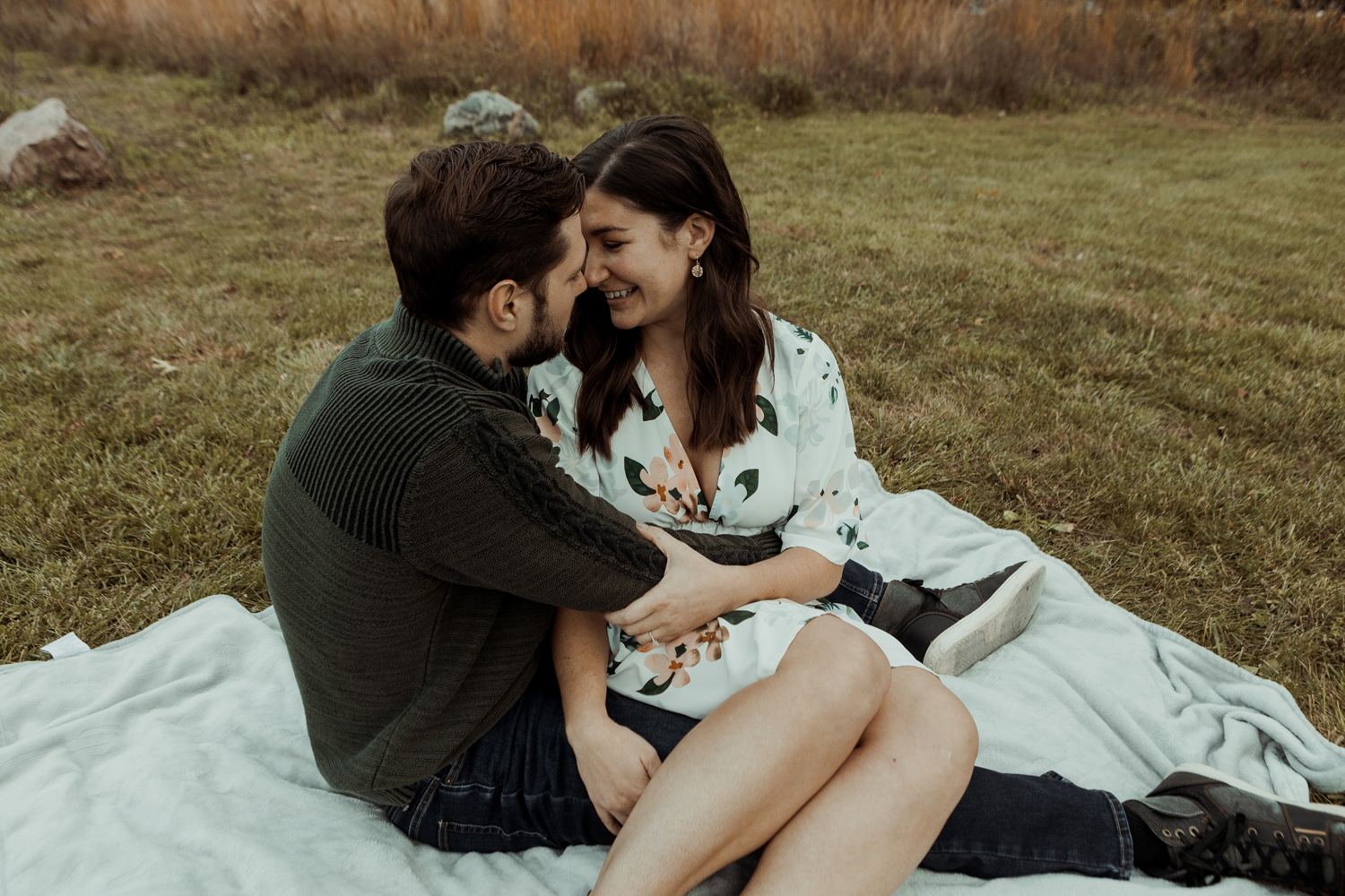 Gray's Lake Des Moines Engagement Photos