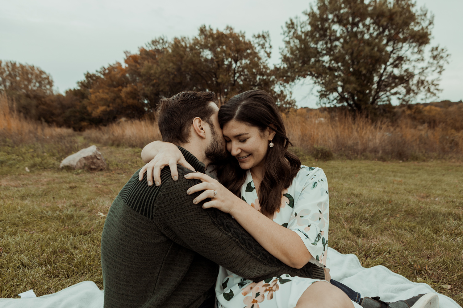 Gray's Lake Des Moines Engagement Photos