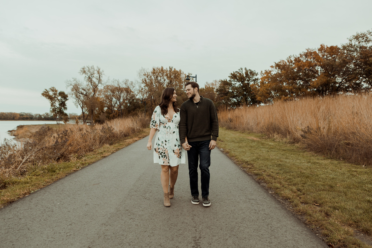 Gray's Lake Des Moines Engagement Photos