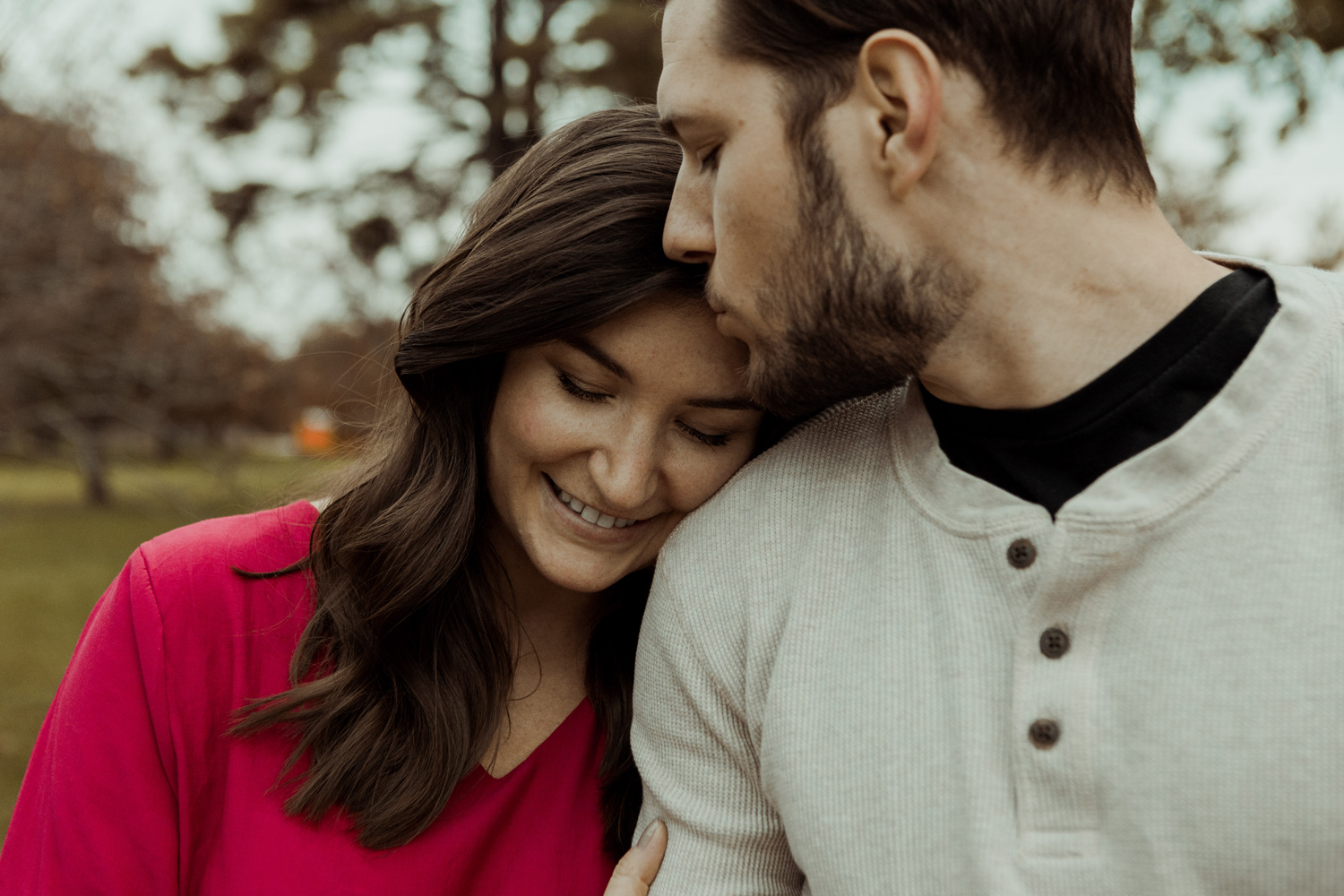Gray's Lake Des Moines Engagement Photos