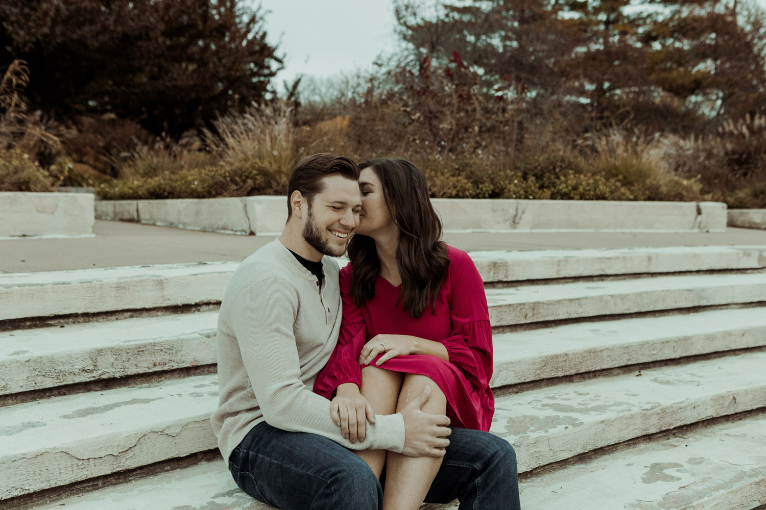 Gray's Lake Des Moines Engagement Photos