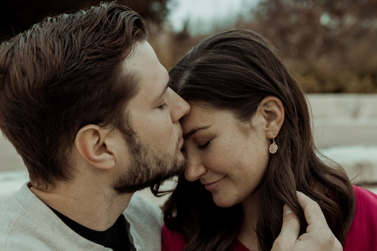 Gray's Lake Des Moines Engagement Photos