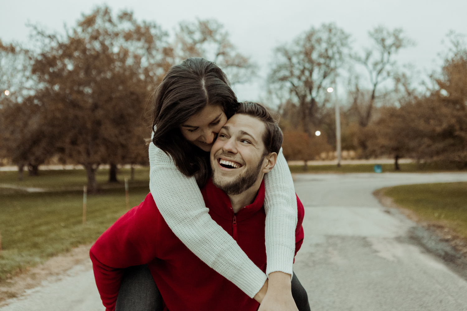 Gray's Lake Des Moines Engagement Photos