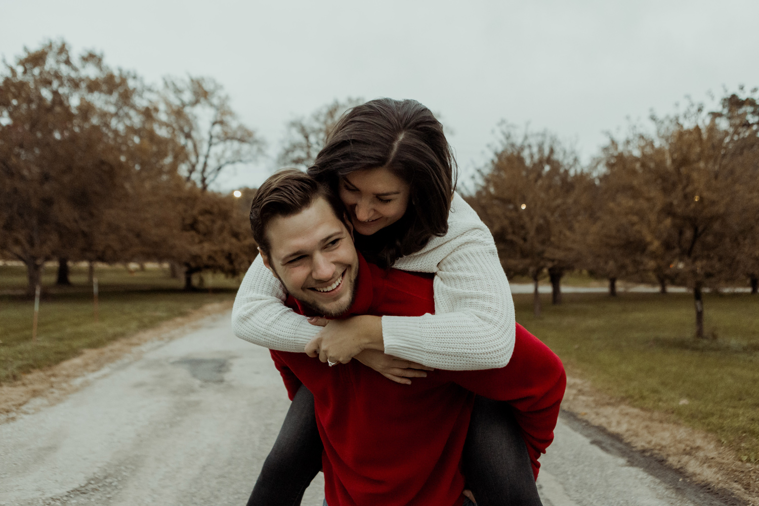 Gray's Lake Des Moines Engagement Photos