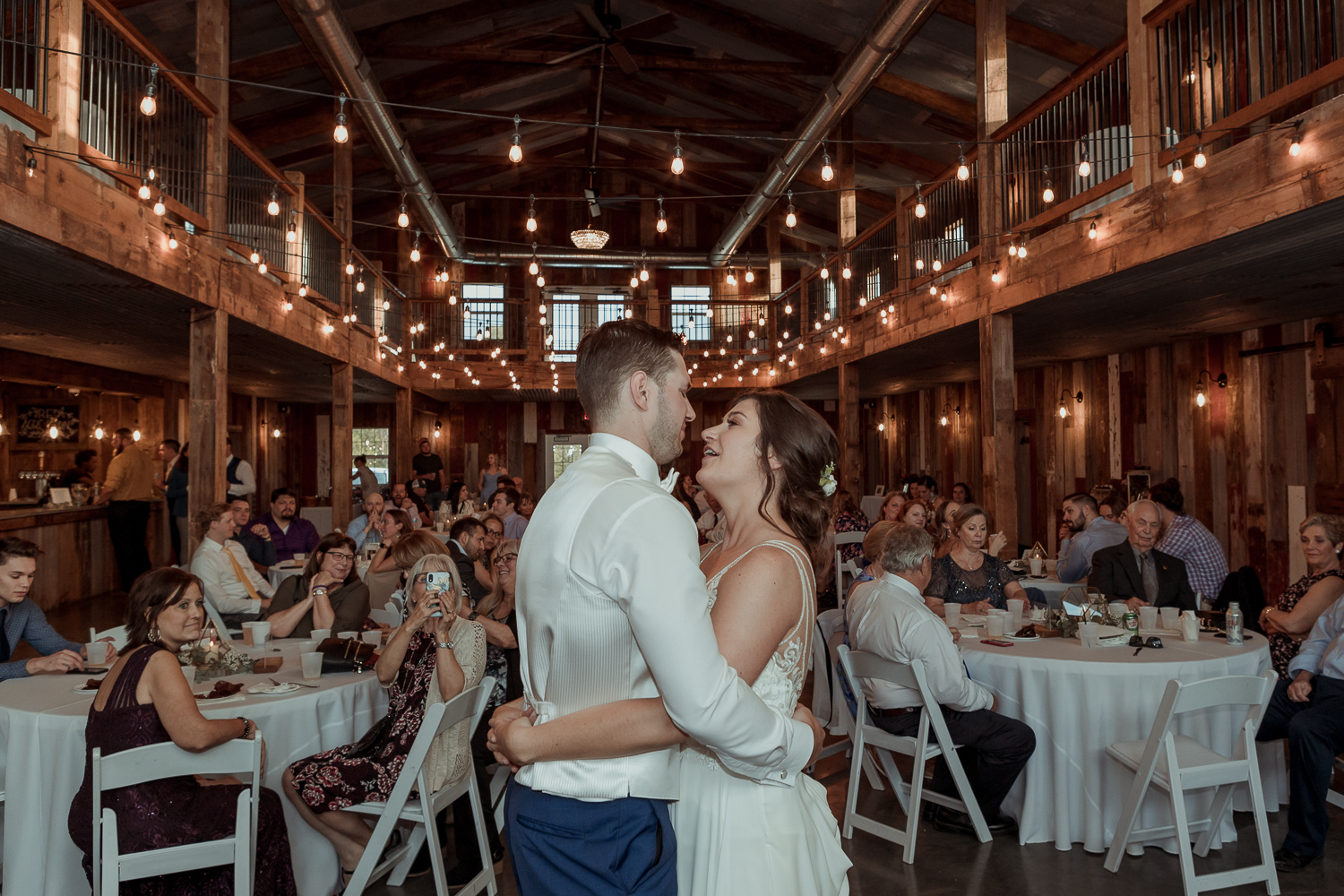 Red Acre Barn Wedding Pictures and Video, Prole, Iowa