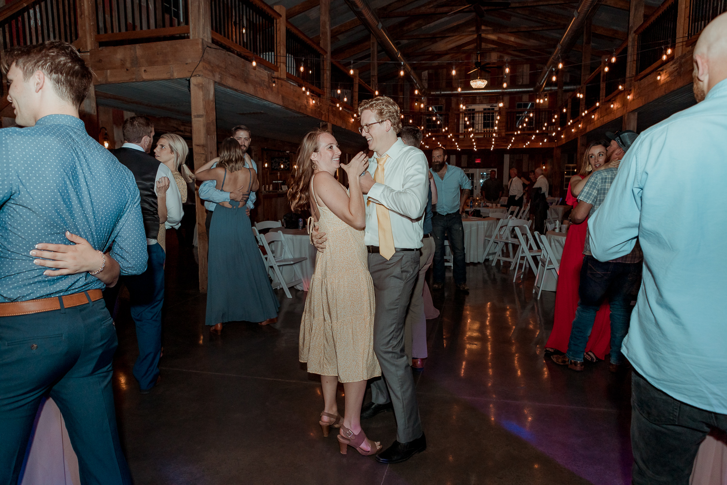 Red Acre Barn Wedding Pictures and Video, Prole, Iowa