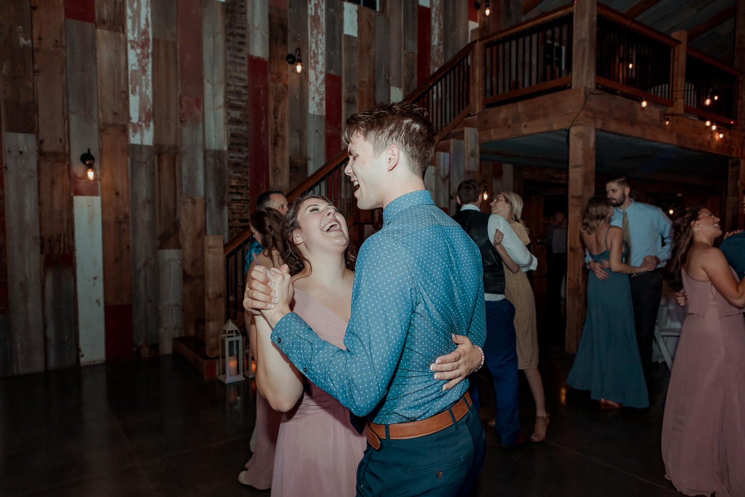 Red Acre Barn Wedding Pictures and Video, Prole, Iowa