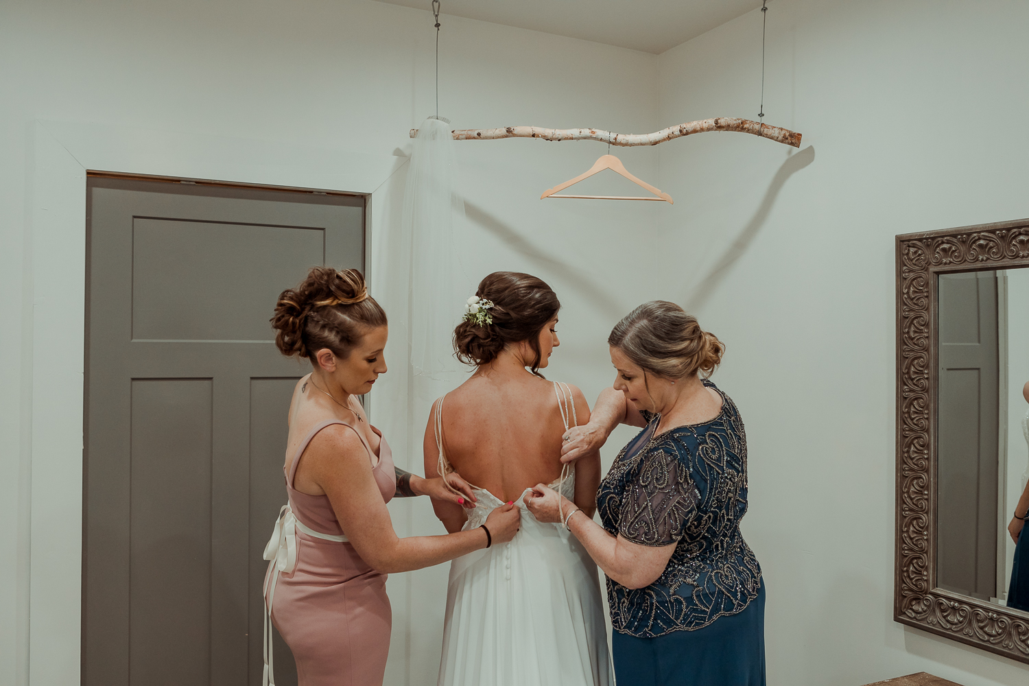 Red Acre Barn Wedding Pictures and Video, Prole, Iowa