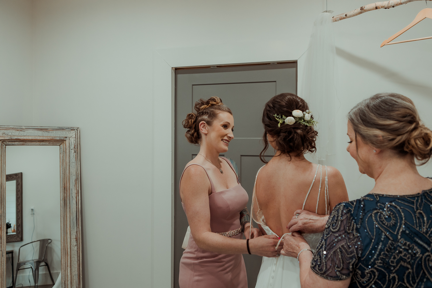 Red Acre Barn Wedding Pictures and Video, Prole, Iowa