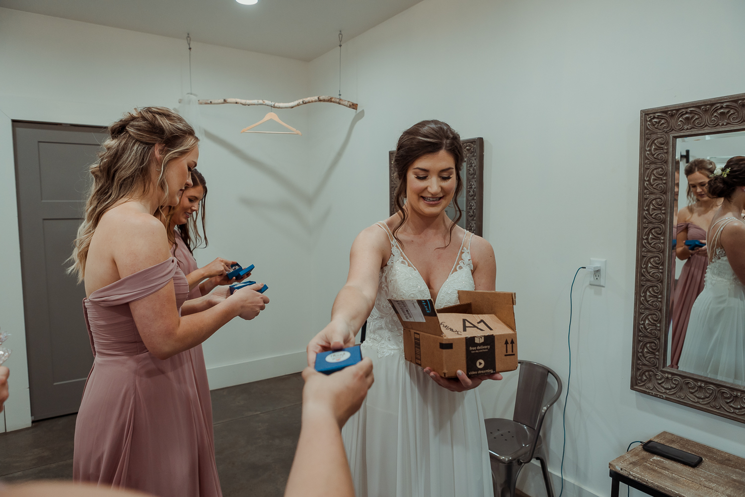 Red Acre Barn Wedding Pictures and Video, Prole, Iowa