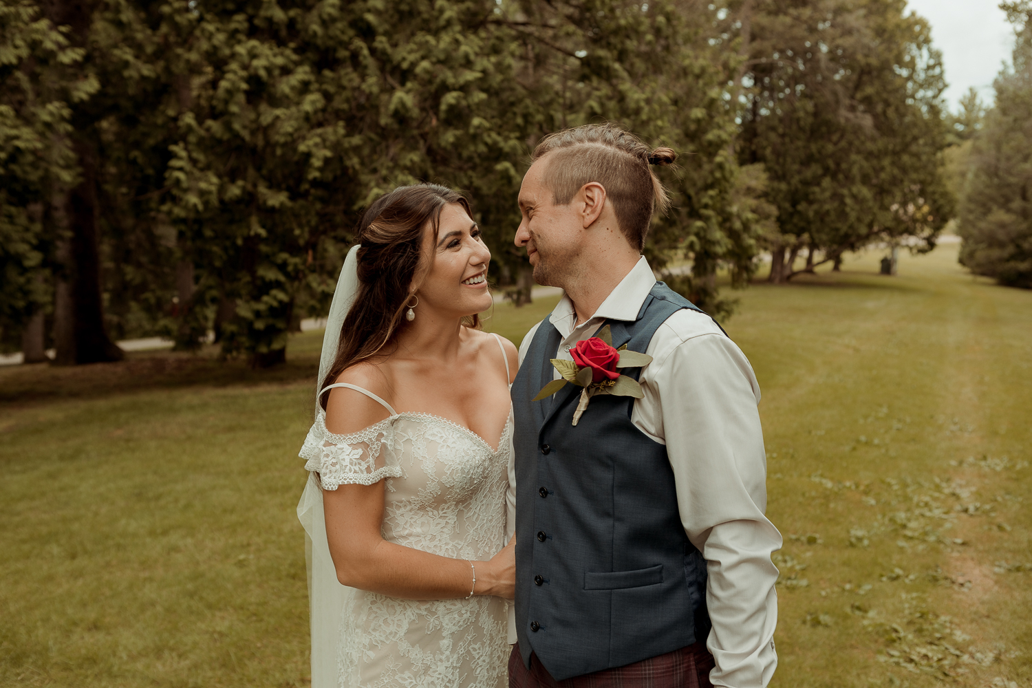 Kindred Spirits Eagle Point Park Wedding Clinton