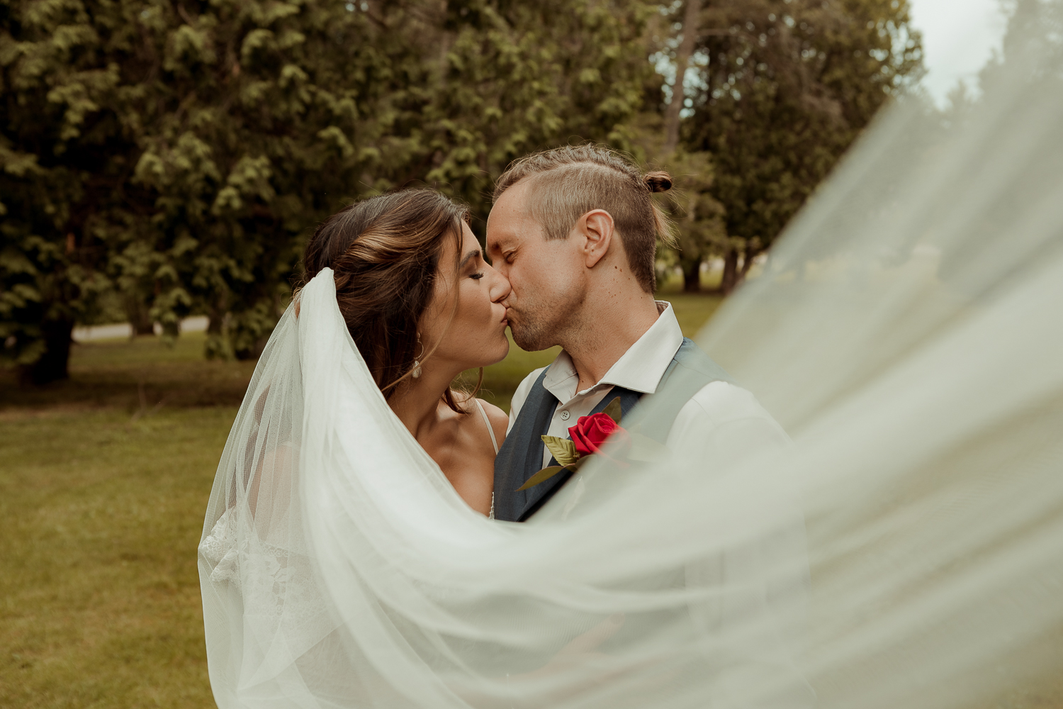 Kindred Spirits Eagle Point Park Wedding Clinton