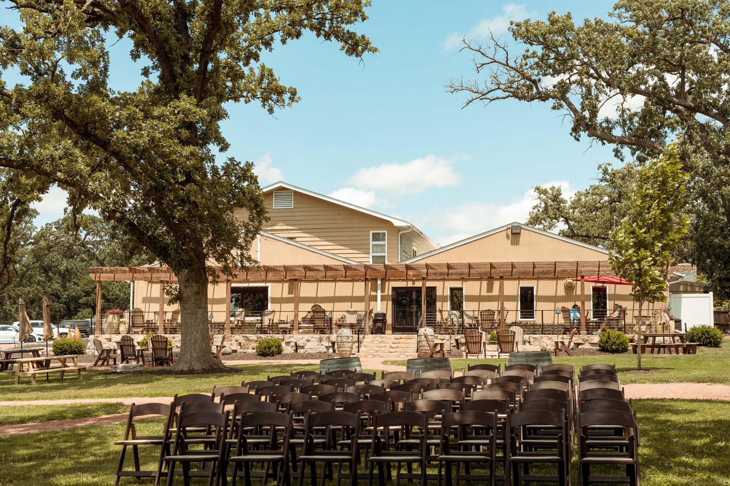 Old Oak Winery Wedding, Milan, Illinois