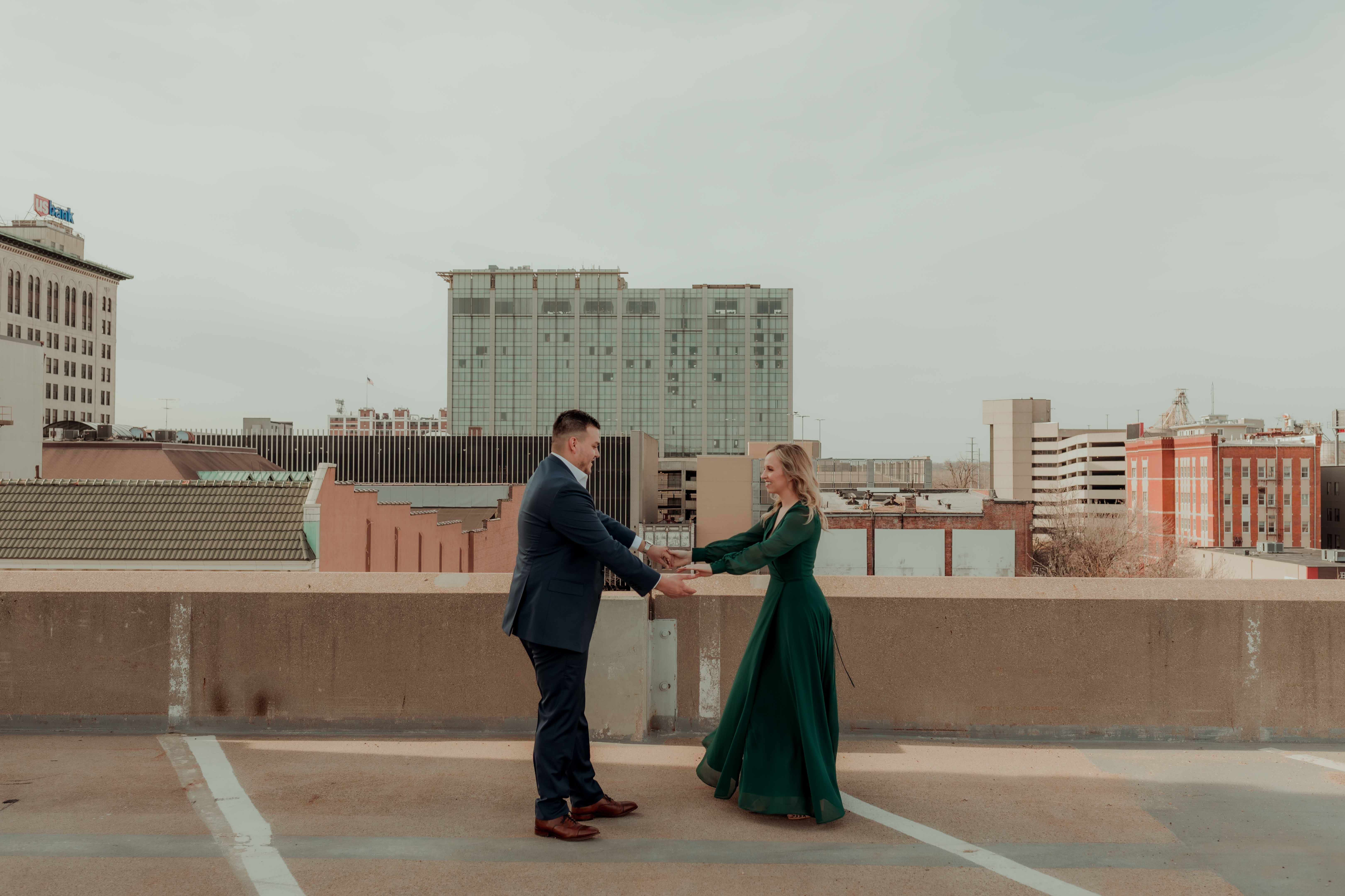 Cedar Rapids Downtown Engagmenet Pictures, Iowa