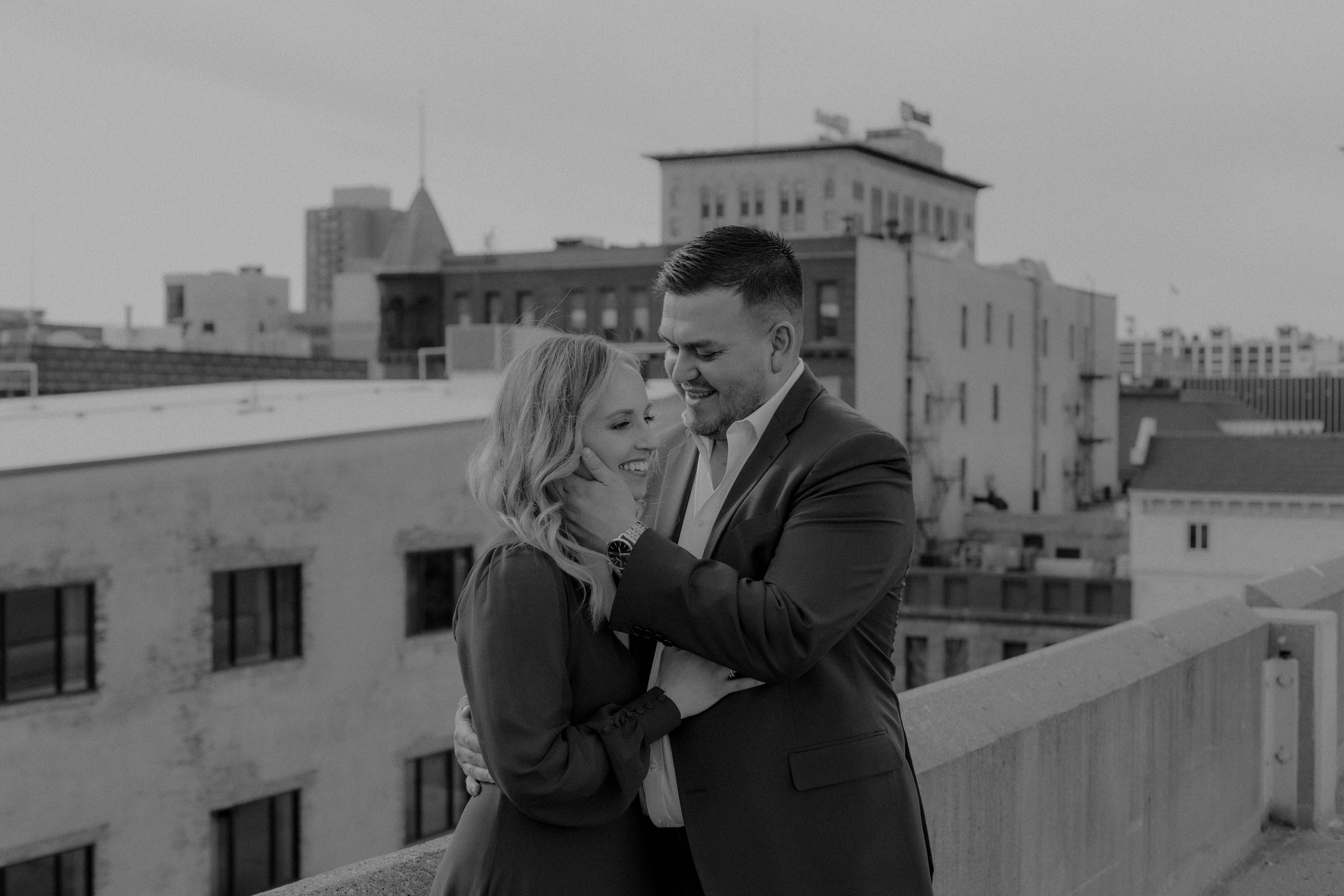 Cedar Rapids Downtown Engagmenet Pictures, Iowa