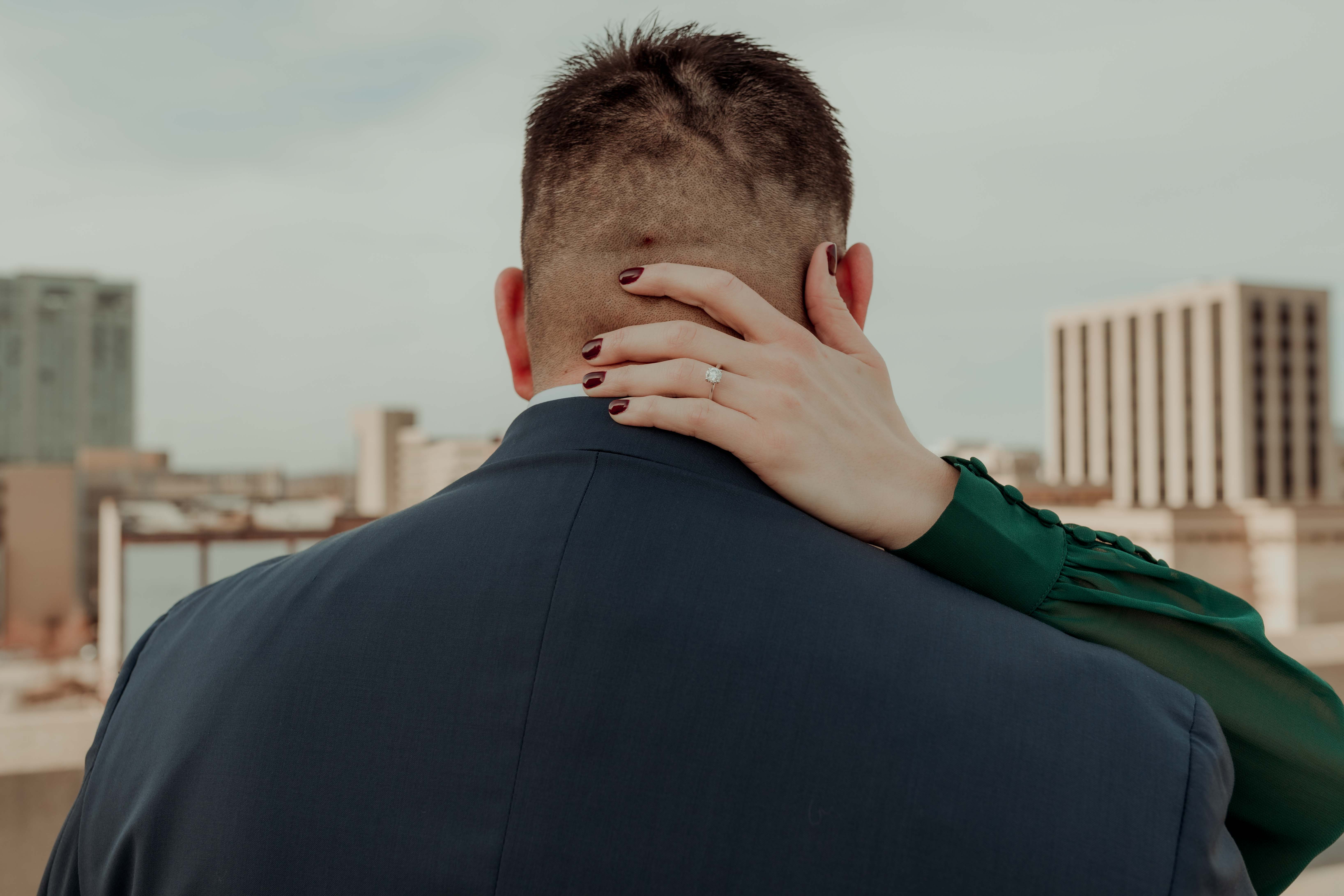 Cedar Rapids Downtown Engagmenet Pictures, Iowa