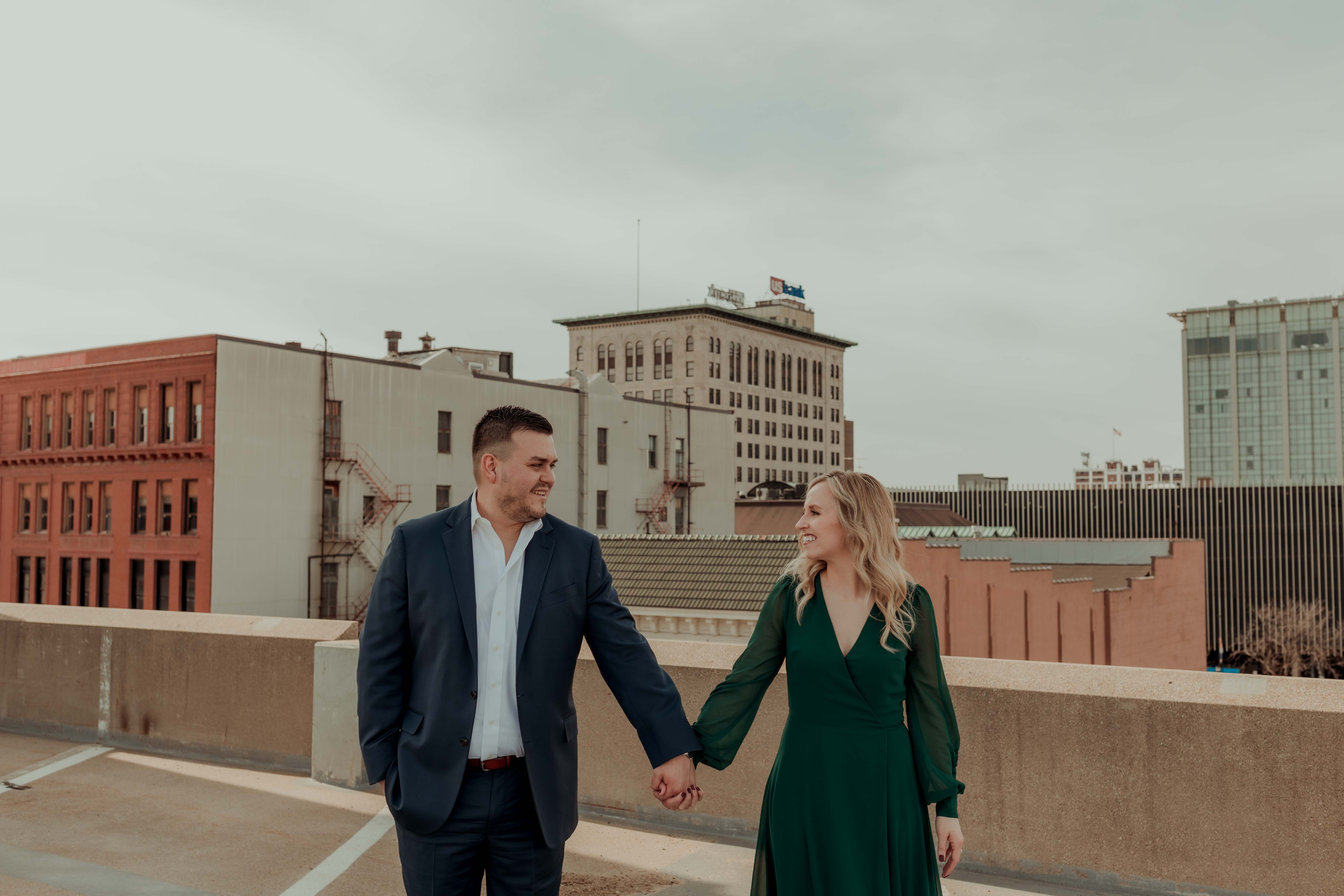 Cedar Rapids Downtown Engagmenet Pictures, Iowa