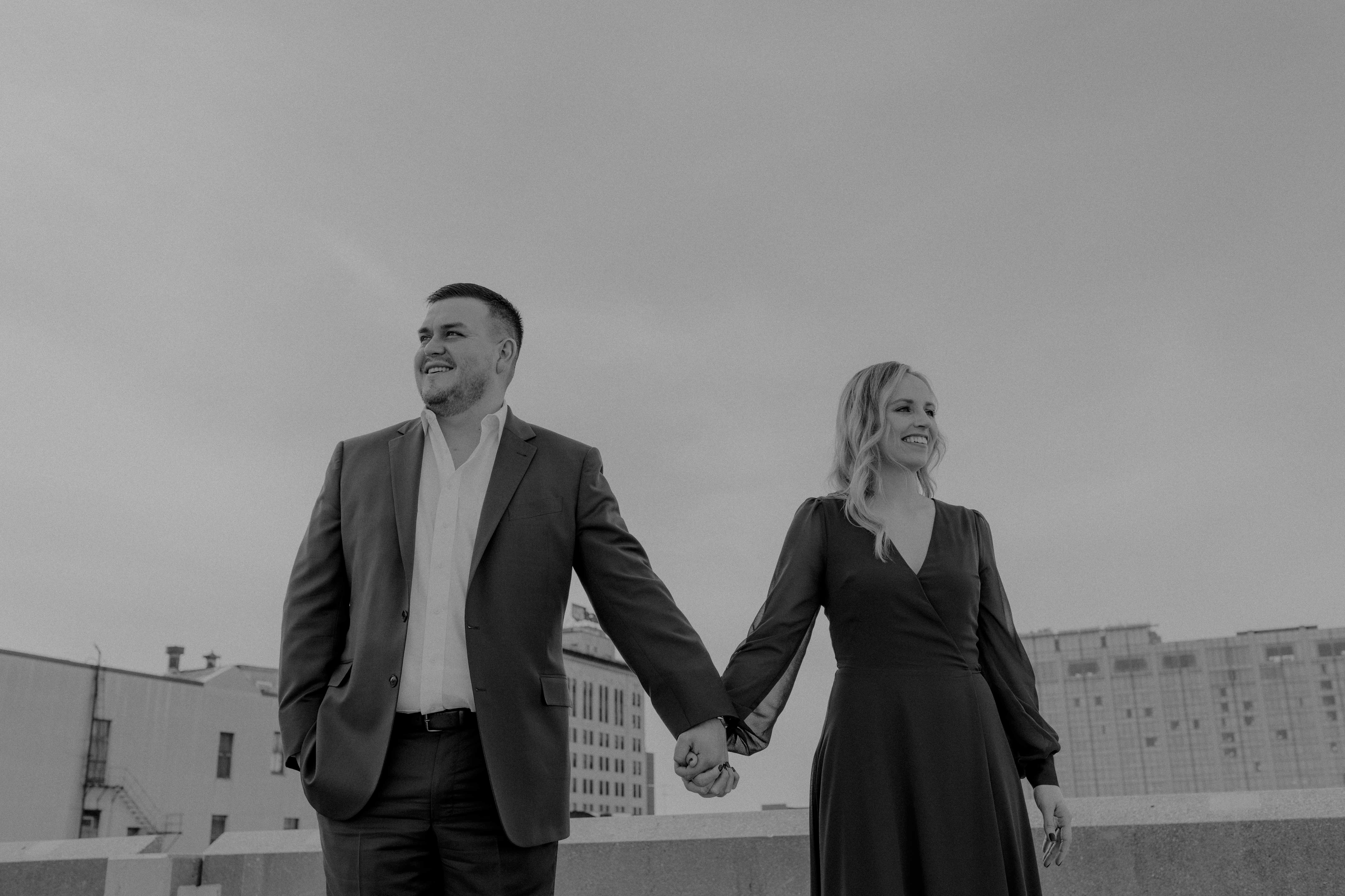 Cedar Rapids Downtown Engagmenet Pictures, Iowa