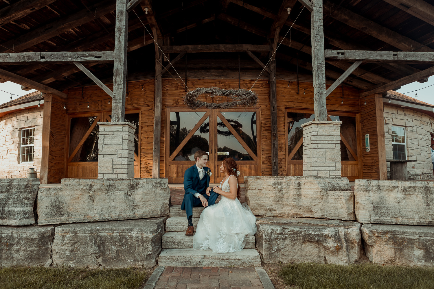 Celebration Barn Wedding Pictures, Solon, Iowa