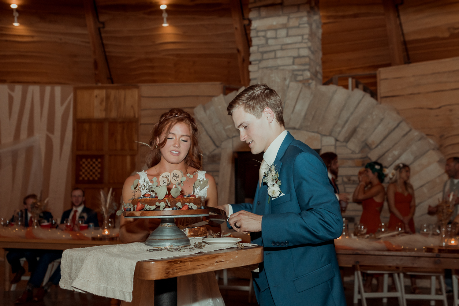 Celebration Barn Wedding Pictures, Solon, Iowa