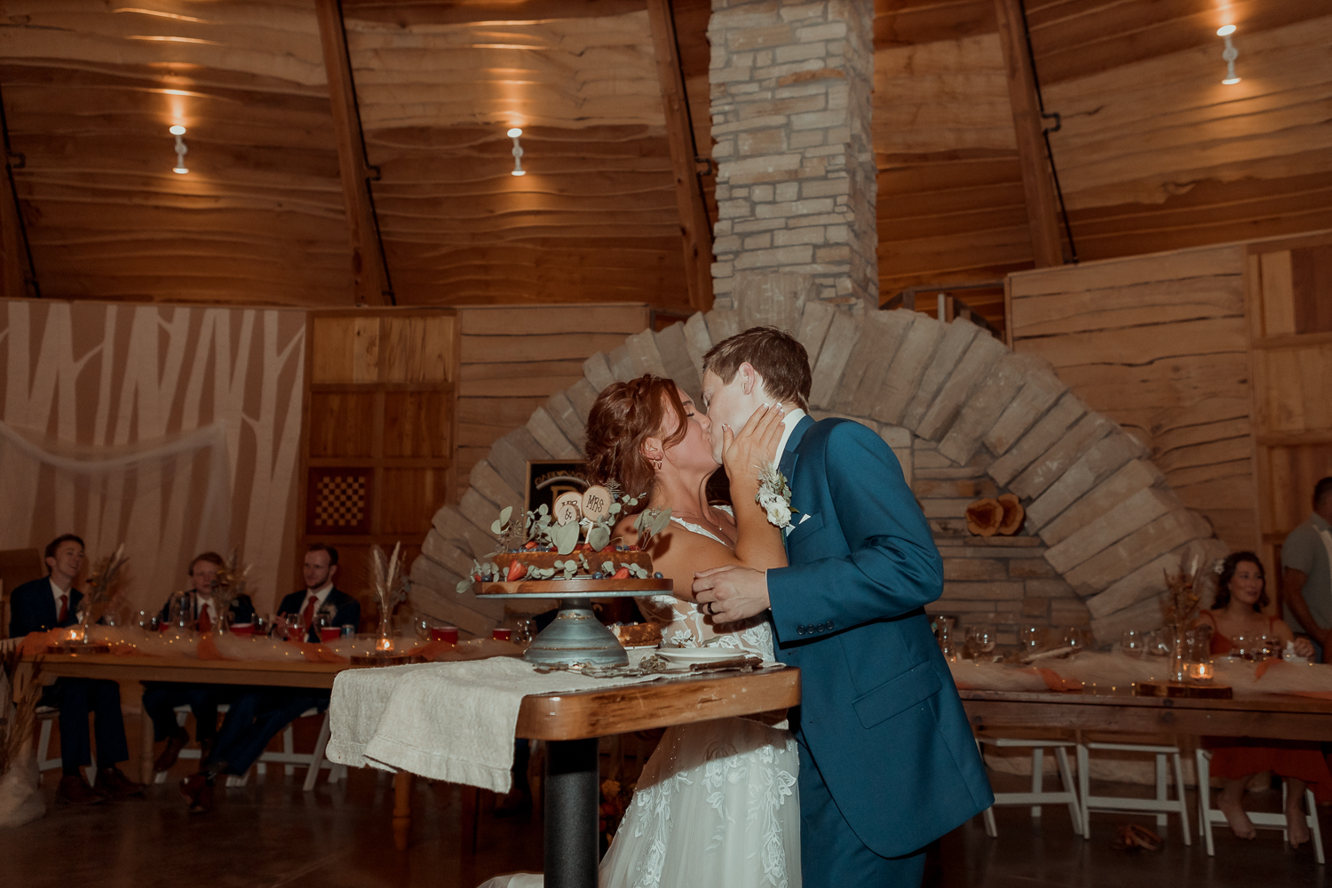 Celebration Barn Wedding Pictures, Solon, Iowa