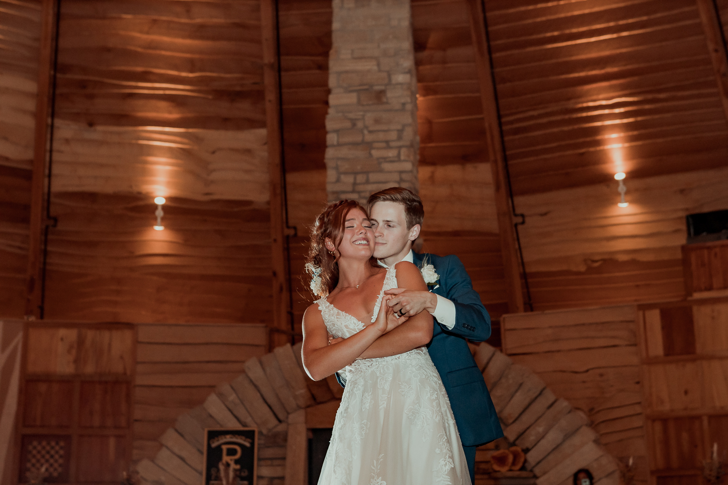 Celebration Barn Wedding Pictures, Solon, Iowa