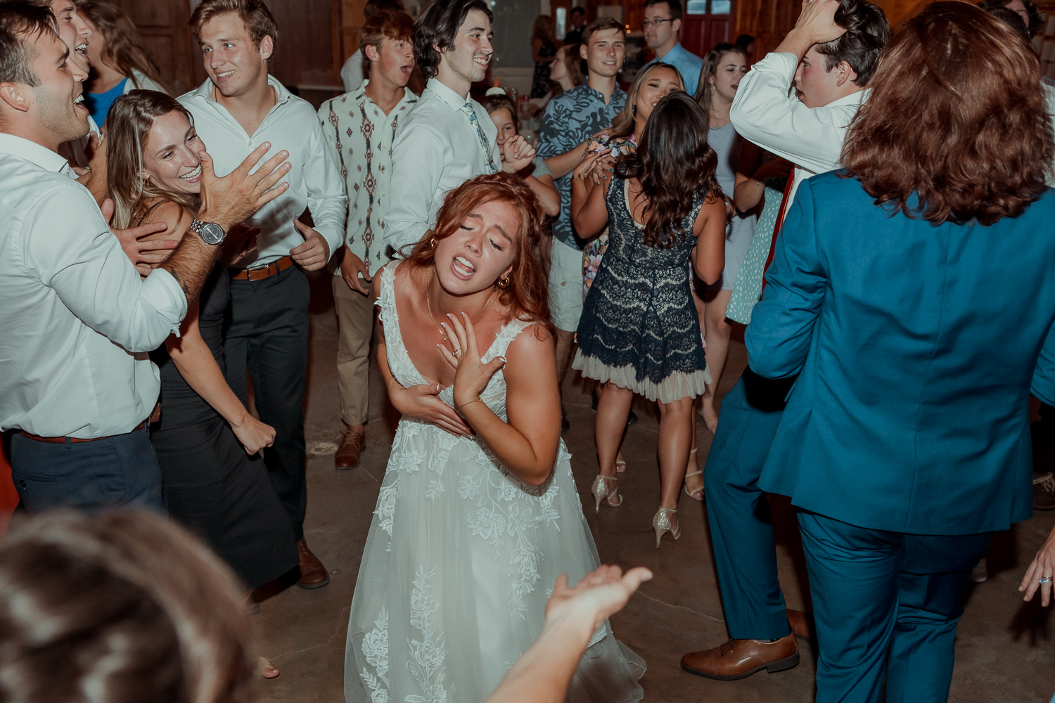 Celebration Barn Wedding Pictures, Solon, Iowa