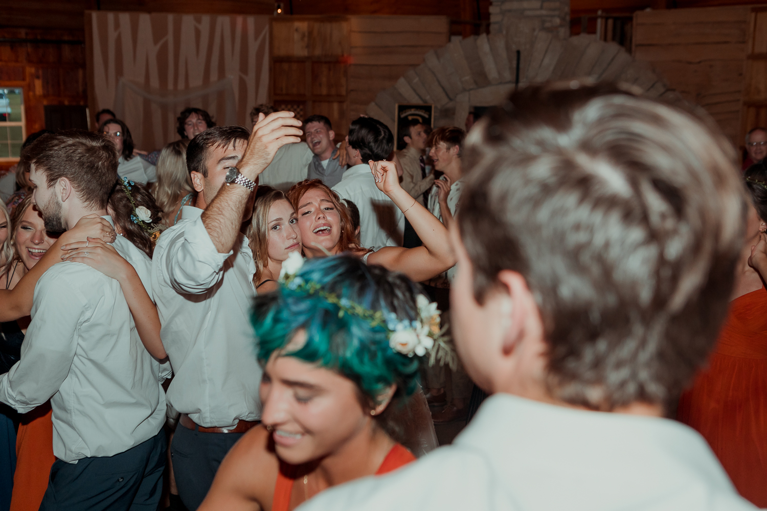 Celebration Barn Wedding Pictures, Solon, Iowa