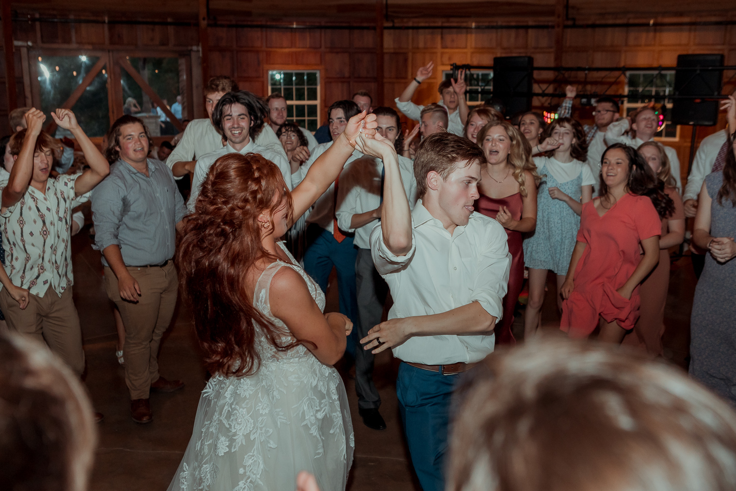 Celebration Barn Wedding Pictures, Solon, Iowa